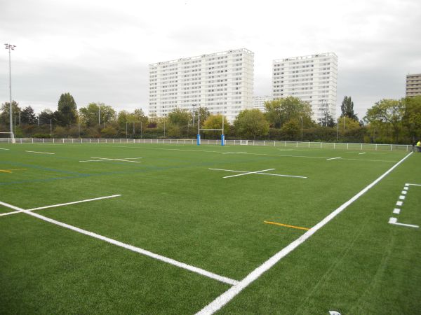 Des Champs de Foot aux Terrains de Rugby : La Culture Sportive Française