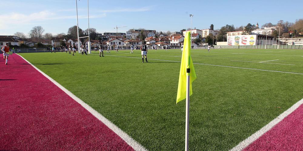 Des Champs de Foot aux Terrains de Rugby : La Culture Sportive Française